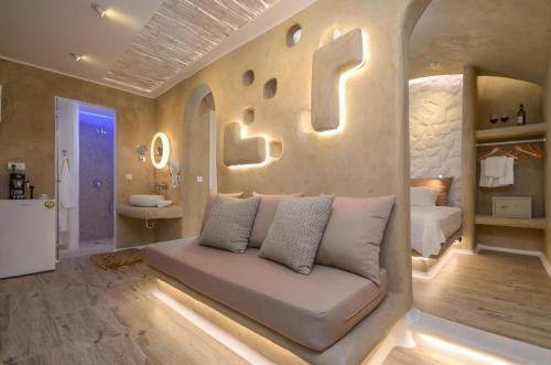 1 king bed, 1 sofa bed