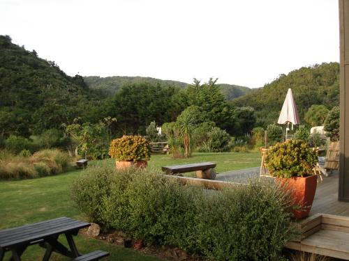 Piha Beachstay Accommodation Piha Beachstay Accommodation is a popular choice amongst travelers in Auckland, whether exploring or just passing through. The property offers a wide range of amenities and perks to ensure you have a 