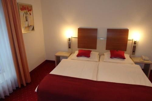 Double or Twin Room with Private Bathroom