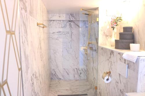 Suite image 9
