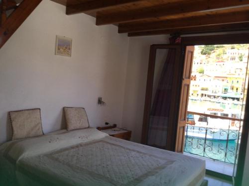 2 bedrooms, 3 beds