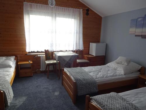 3 twin beds