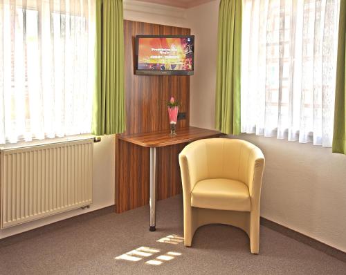 4 twin beds