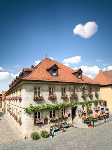 Gasthof Hotel Weinbau Zum Goldenen Ochsen - Accommodation - Sommerhausen