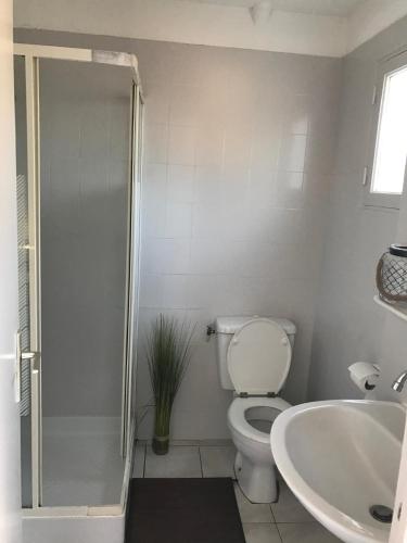 2 bedrooms, 3 beds