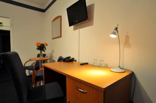 1 twin bed