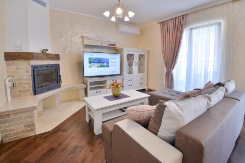 Aqua Breeze Apartments - image 4