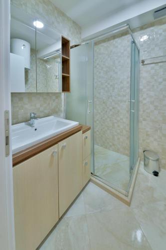 Aqua Breeze Apartments - image 6