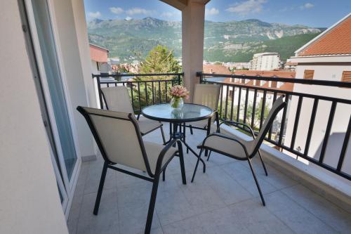 Aqua Breeze Apartments - image 12