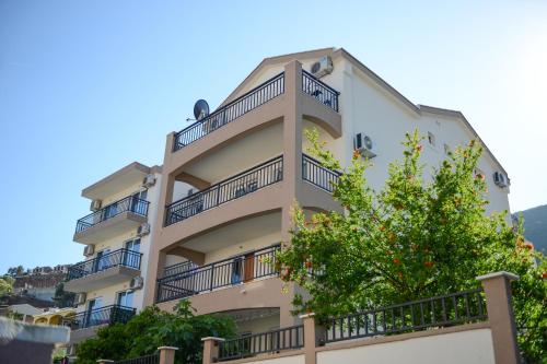 Aqua Breeze Apartments - image 13