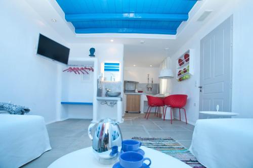  Golden Sun Hotel in Stelida