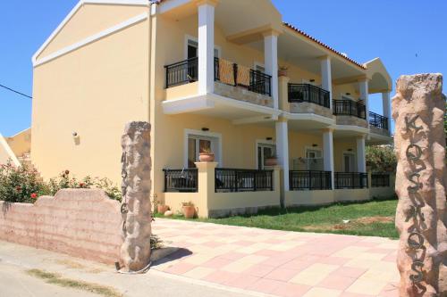 Aparthotels in Agios Stefanos 
