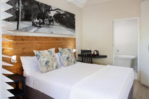 Madeline Grove Bed & Breakfast - image 2