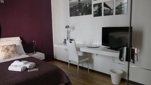Double Room image 4
