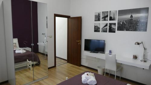 Double Room image 7