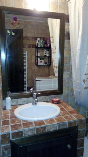 Artemis Stone House – Psakoudia, MO