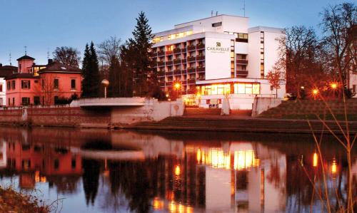 Зовнішній вигляд готелю, Caravelle Hotel im Park in Bad Kreuznach