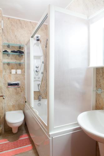 Apartments Lungo Mare - image 3