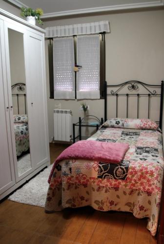 Hostal pachin Room Type - Single Room with Private Bathroom