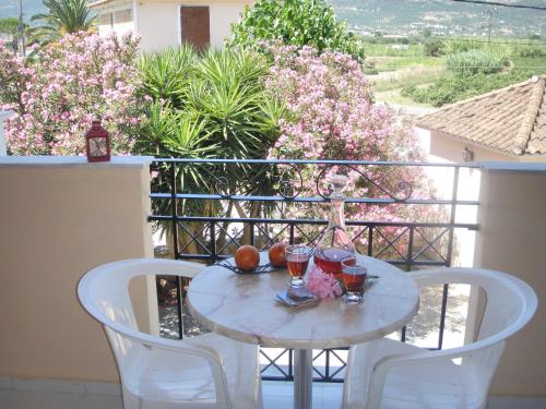 شرفة/ تراس, Antonio Studios in Alykanas