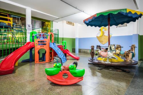 สนามเด็กเล่น, Hotel Nacional Inn Pocos de Caldas - Lazer completo e Gastronomia no Centro in ปอสซอสเดกาลเดส