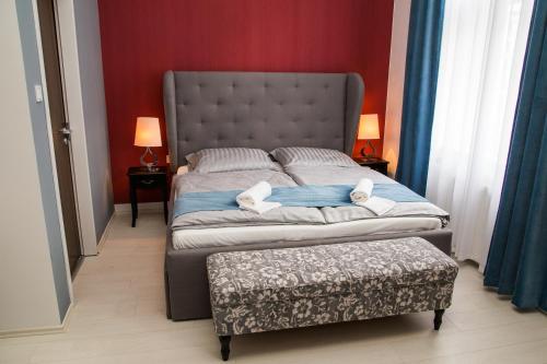 

Luxury Suites Astoria