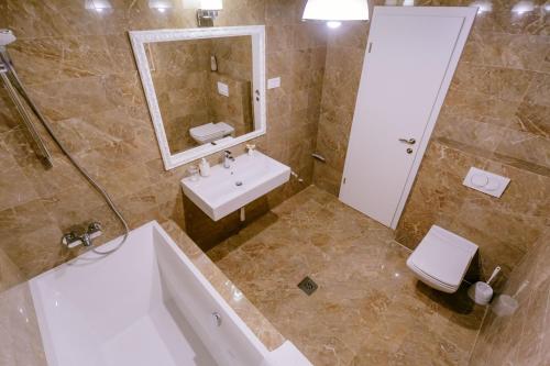 Opium Mar Apartments - image 4