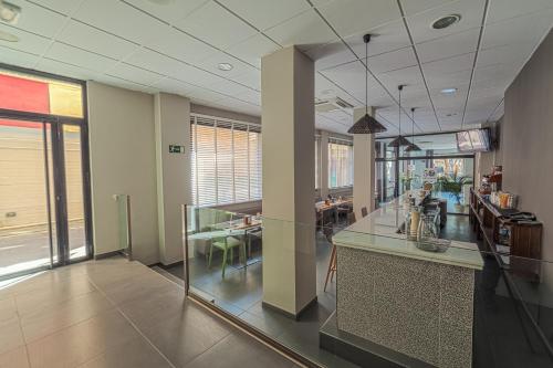 حانة/استراحة, La Perla in Almeria City Center