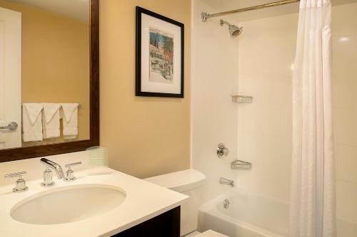 Holiday Inn St. Louis-Forest Park an IHG Hotel - main image