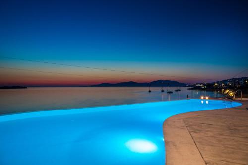 Mykonos Beach Hotel - image 14