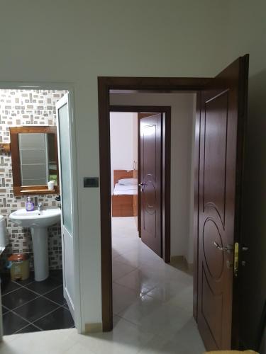 Ilir Guest House 1 - image 12