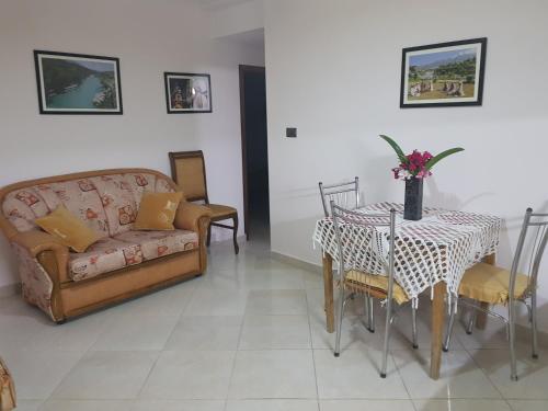 Ilir Guest House 1 - image 11