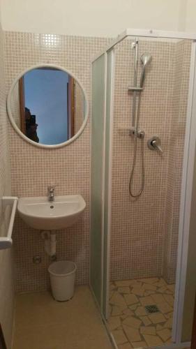 Hotel Annarita-mezza pensione plus- spiaggia inclusa – Rimini, IN