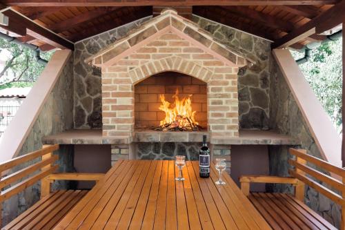  Vacation house Maslina in 23241 Rupalj