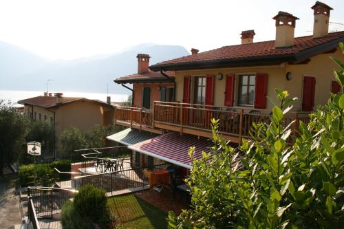 2 bedrooms, 4 beds