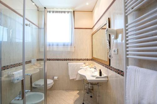 Suite, deluxe, junior