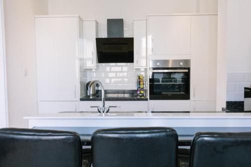 Sea View Sanctuary Apartment!