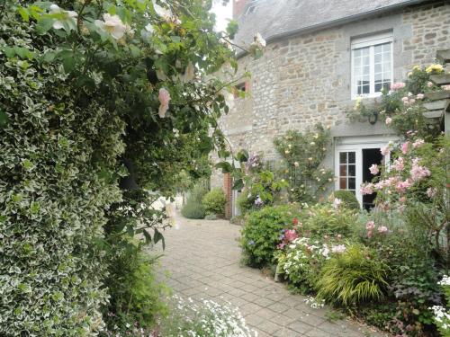 La Haute Gilberdière chambre d'hôte La Lucerne-d'Outremer