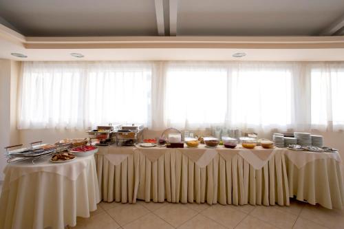 Viaros Hotel Apartments - image 5