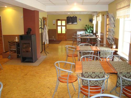 Pub/Lounge, Kuremae Hostel in Kuremae