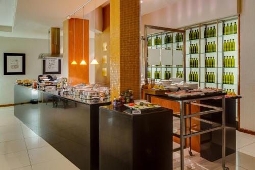 מסעדה, The Oasis Hotel in אופינגטון