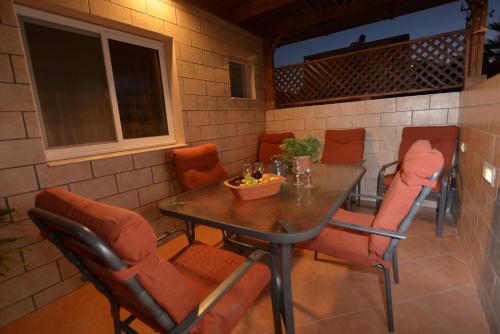Double Room with Balcony image 10