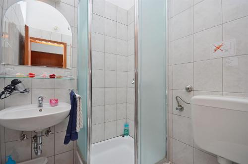 Apartments Mira - image 4