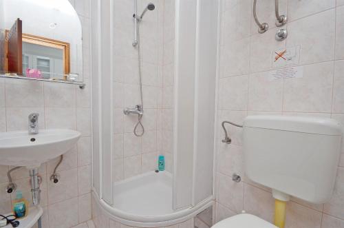 Apartments Mira - image 6