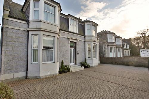 Cedars Guest House - image 3