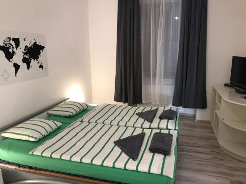 Big Homebase with Billardtable - image 13