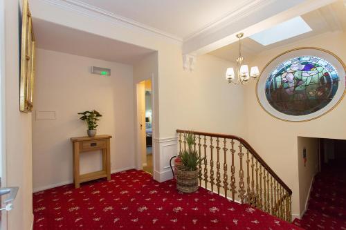 Cedars Guest House - image 10