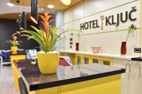 Vestabils, Hotel Ključ (Hotel Kljuc) in Ključ