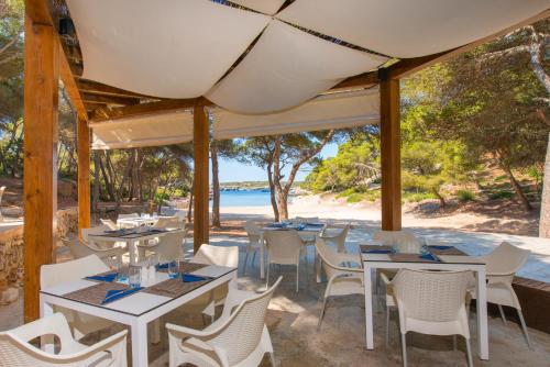 ห้องอาหาร, Iberostar Waves Club Cala Barca in กาลาซันตันยี