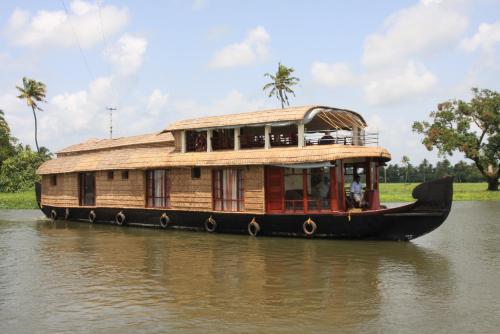 Photo of Angel Queen House Boats